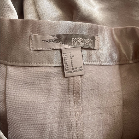 NWT Forever 21 Pleated Contemporary Sateen Champagne Pink Skirt - Picture 7 of 8